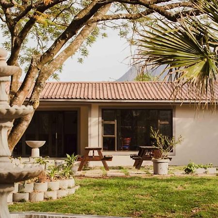 The Calabash Lodge And Restaurant Lobamba Exterior photo